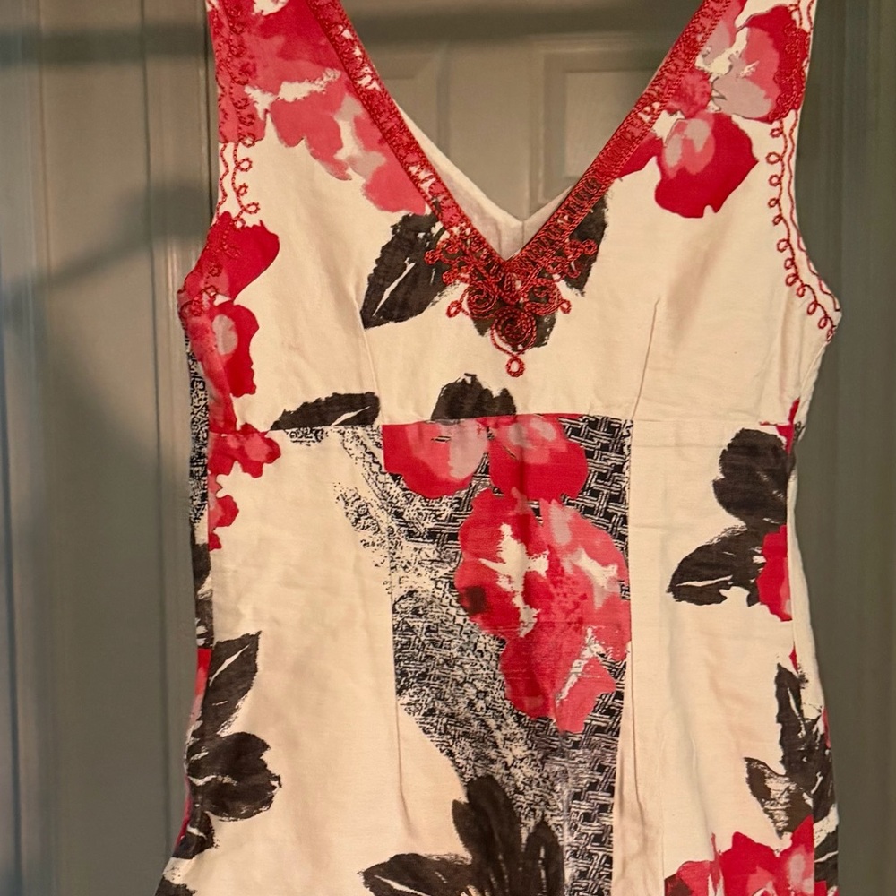 Free People creme red floral embroidered v-neck cotton dress. - Picture 4 of 10